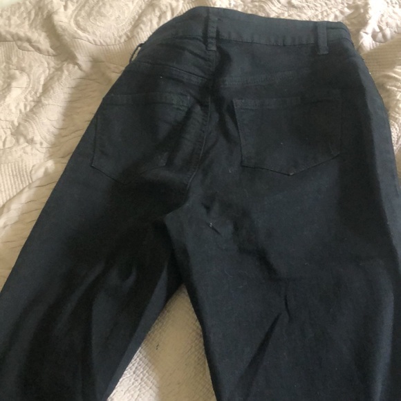 Never wore clothes - Picture 4 of 5